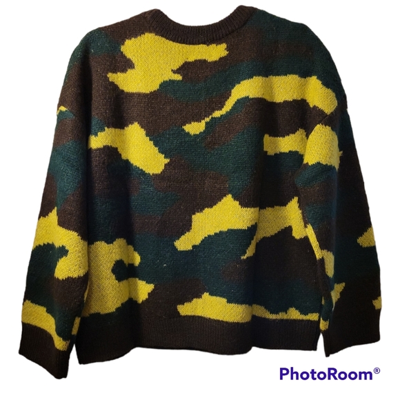 Oversized Camo Easy Crewneck Sweater,Yummy Sweater Co. Medium, NWT - Picture 5 of 10
